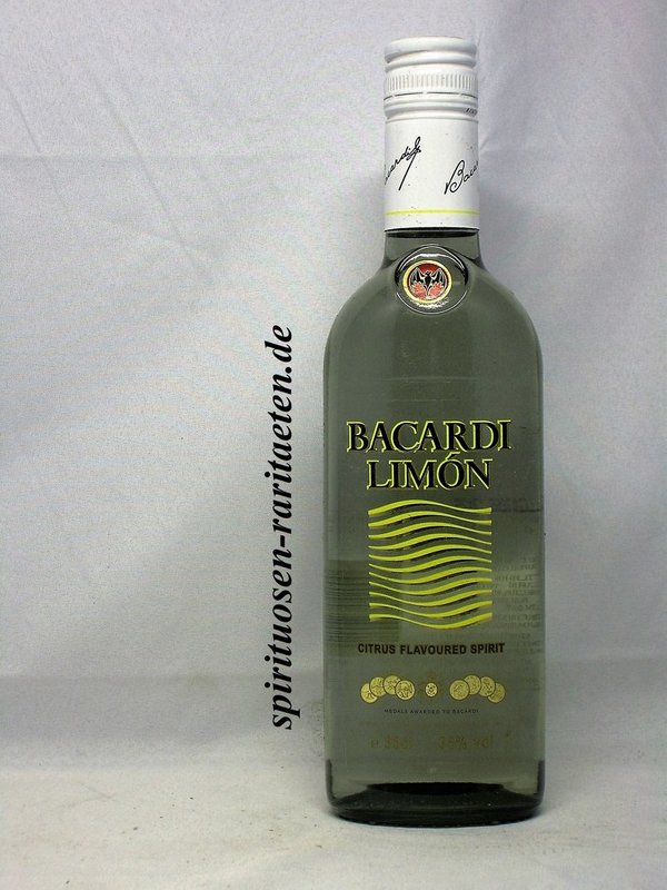 Bacardi Limon verdunkelte Flasche 0,35l 35,0% Citrus Flavoured Spirit